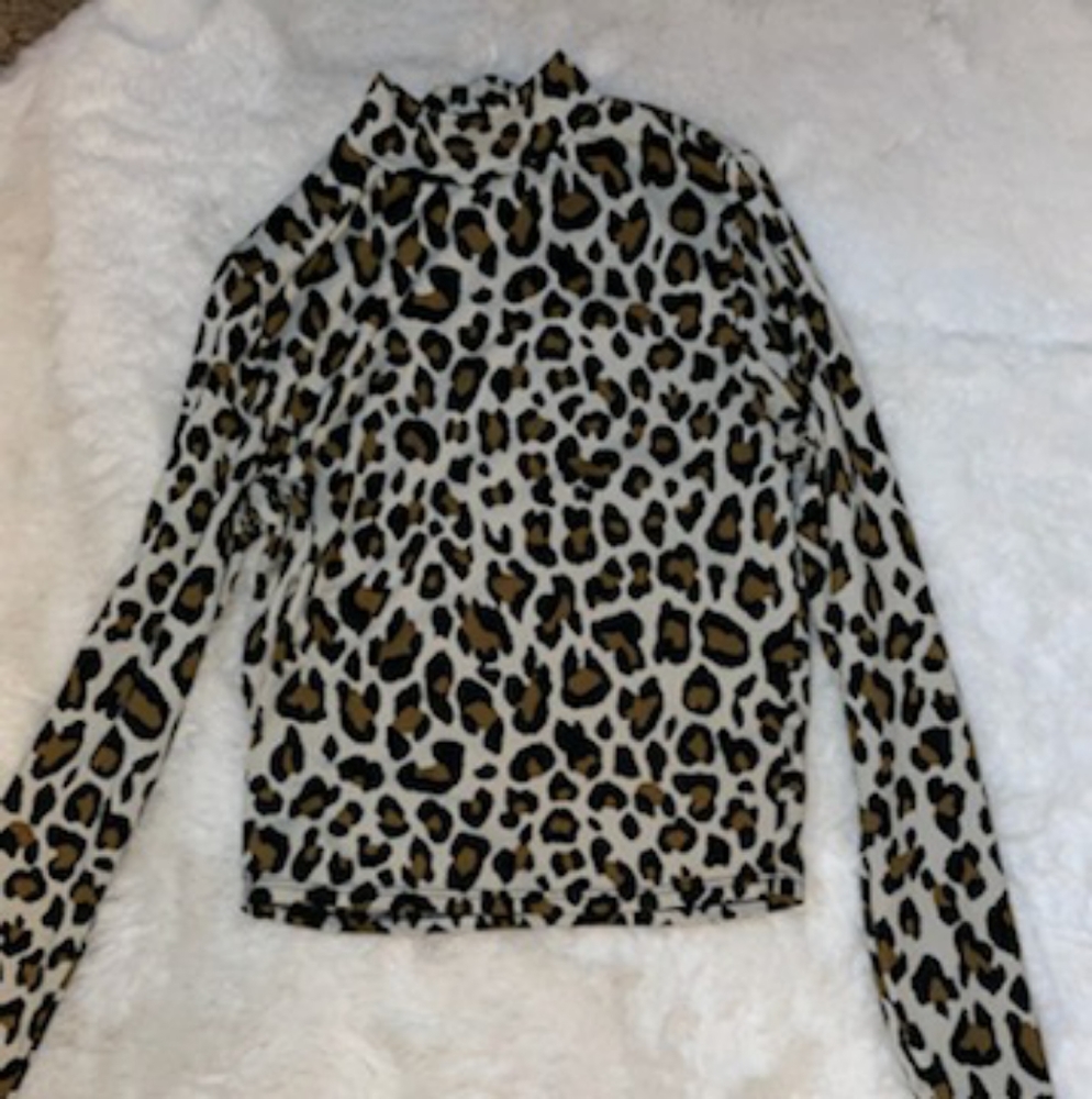 Cheetah Crop Turtle Neck